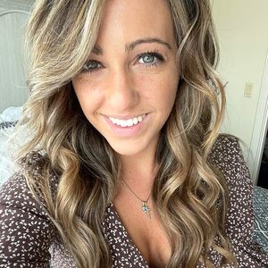 Meet your Posher, Niki